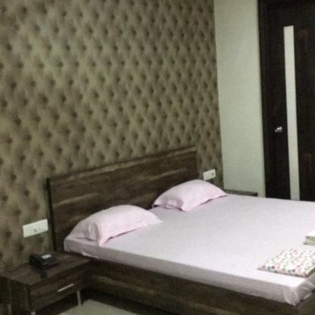 De Agya Paradise Hotel Ludhiana Eksteriør billede