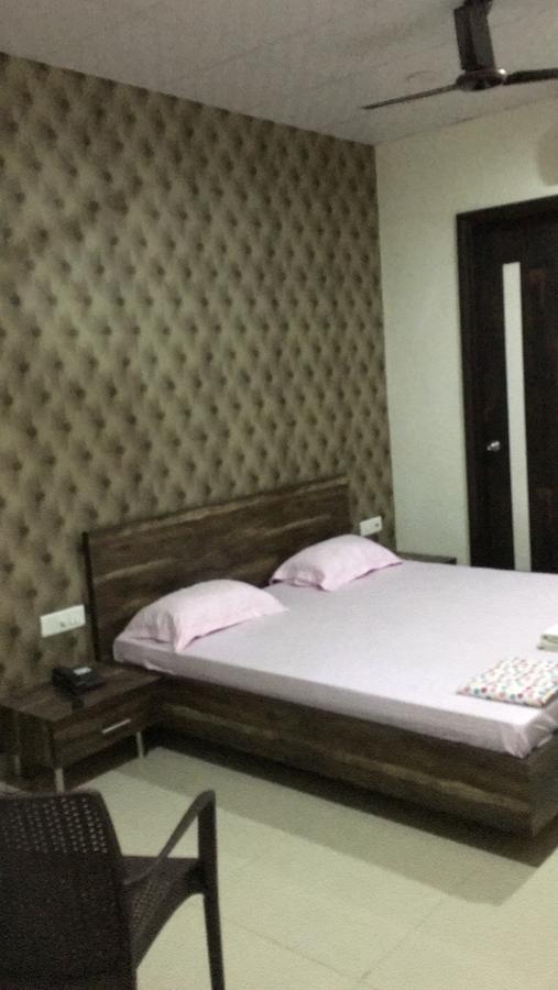 De Agya Paradise Hotel Ludhiana Eksteriør billede